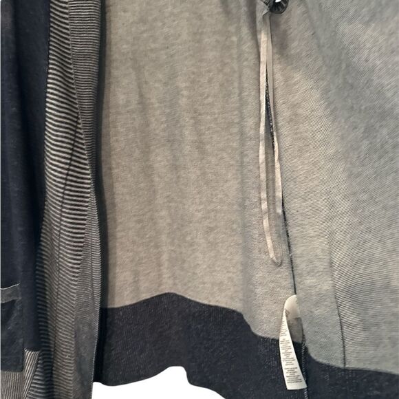 Chico's Blue and Gray Cardigan Sweater Vest Size 2 - Picture 5 of 7